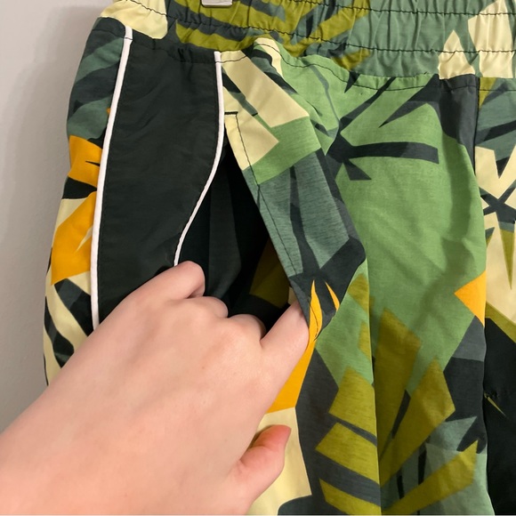 LRG Lifted Research Group Men’s Green Tropic Vacay Printed Track Pants - Picture 9 of 9